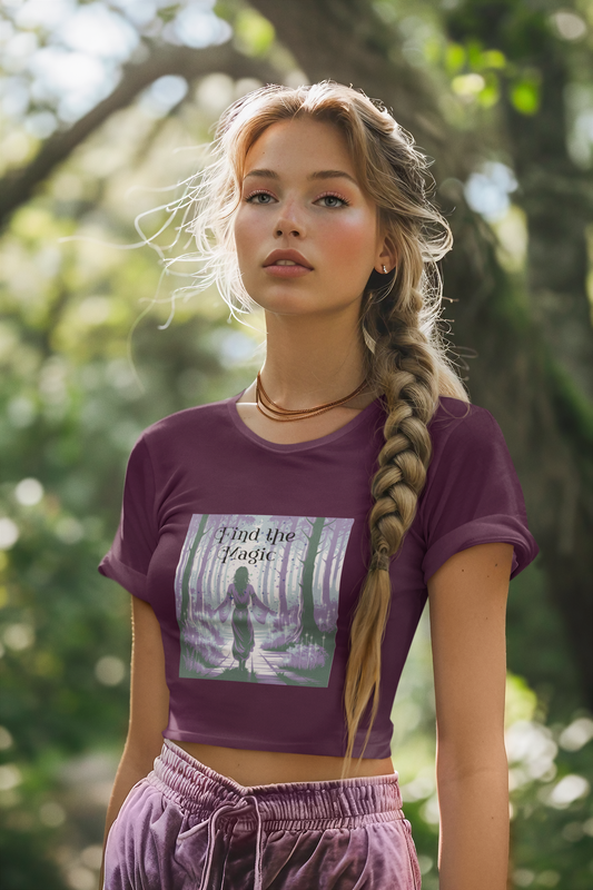 Find the Magic – Women’s Crop Top