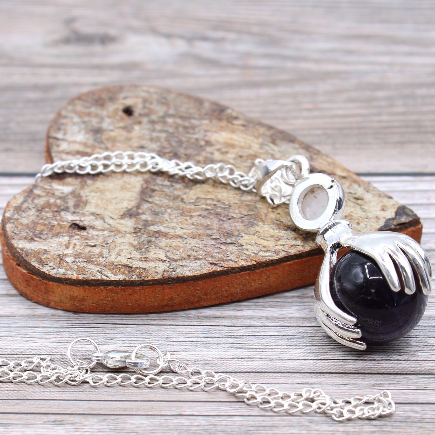 Serenity Embrace – Amethyst Healing Hands Pendant 💜🤲